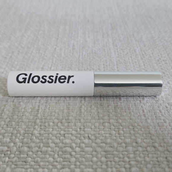 Glossier Boy Brow Volumizing Eyebrow Gel-Pomade (Shade: Clear) - Picture 5 of 6